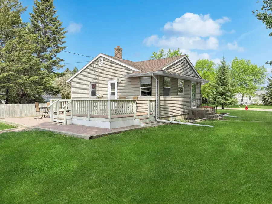 402 Chicago Avenue Sw, Red Lake Falls, MN 56750 - #2
