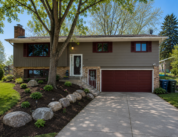 1424 18th Avenue Nw, New Brighton, MN 55112