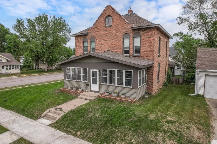 403 Pine Street S, Sauk Centre, MN 56378 - #3