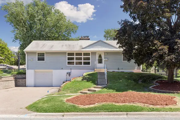 4002 Nevada Avenue N, New Hope, MN 55427