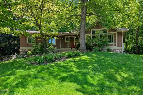 6201 Scotia Drive, Edina, MN 55439