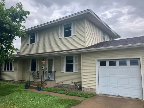 7524 Noble Avenue N, Brooklyn Park, MN 55443