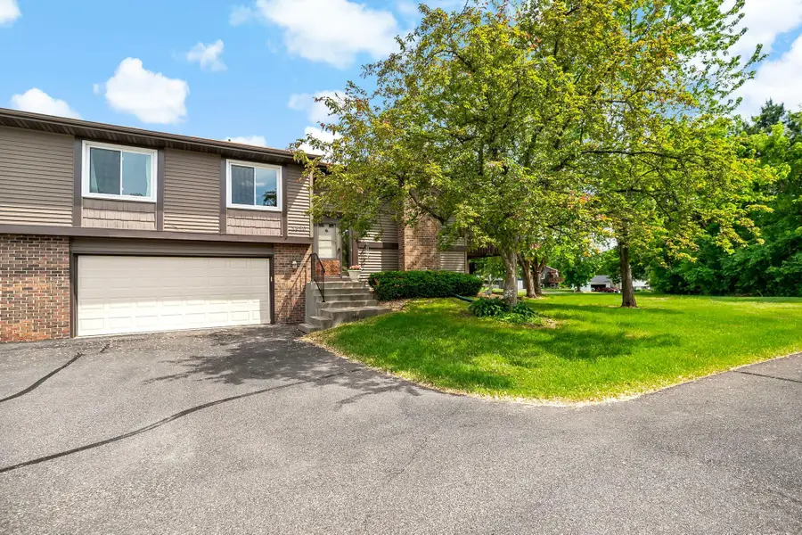 2890 Castleford Court, Woodbury, MN 55125 - #2