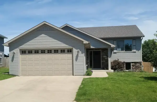 284 Highlands Avenue, Zumbrota, MN 55992