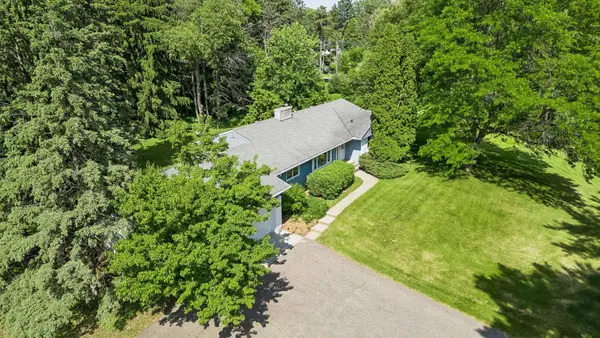 205 Oakview Road, West Saint Paul, MN 55118