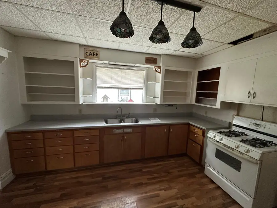 815 Main Avenue N, Thief River Falls, MN 56701 - #3