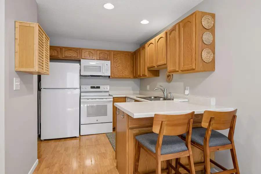 3480 Greenwood Court S, Eagan, MN 55122 - #3