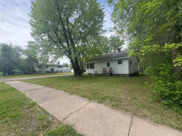 2835 8th Avenue E, Hibbing, MN 55746