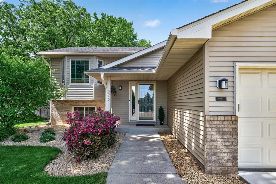 9850 Wynstone Drive, Woodbury, MN 55125 - #2
