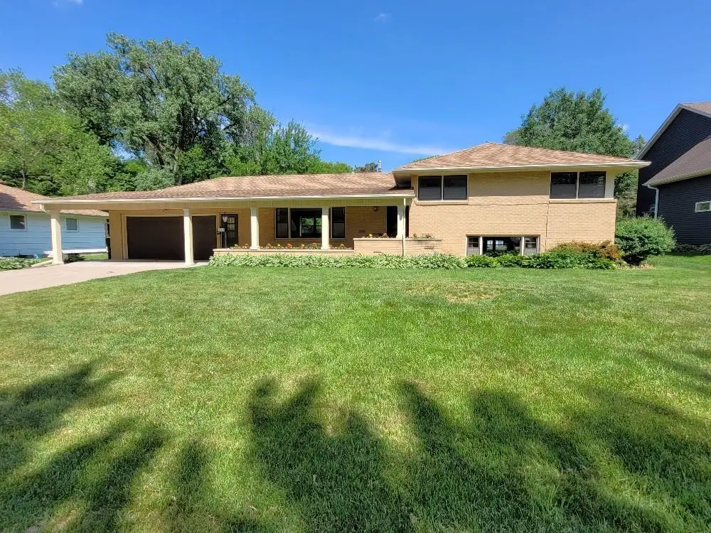 3511 Roosevelt Street Ne, Saint Anthony, MN 55418 - #1