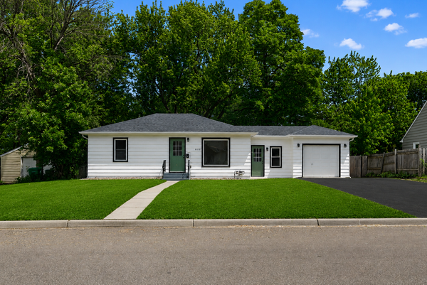 6018 Camden Avenue N, Brooklyn Center, MN 55430