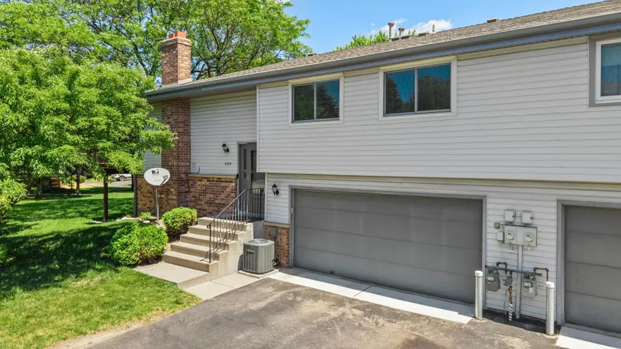 604 Portland Place, Burnsville, MN 55337 - #2