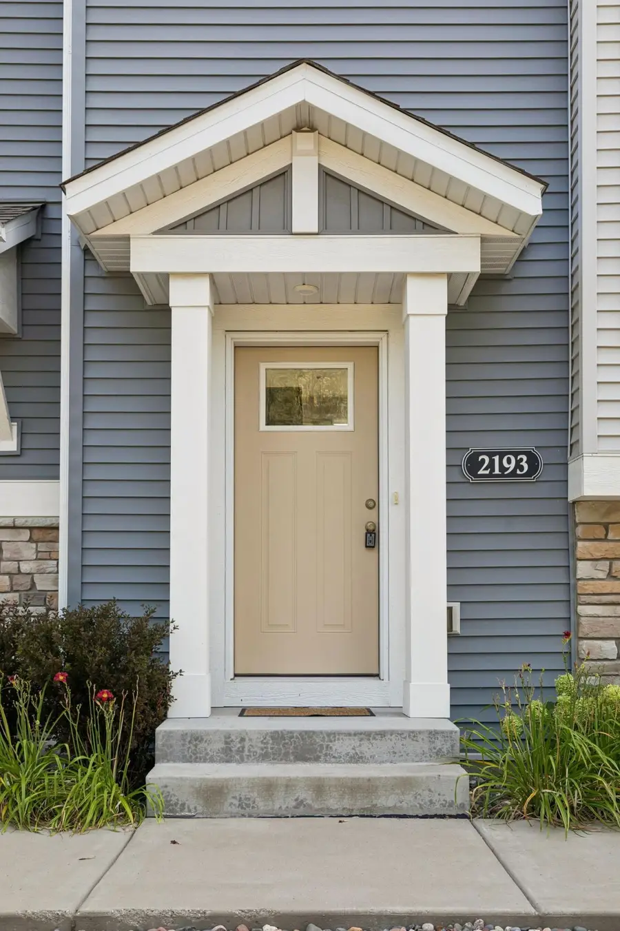 2193 Gateway Curve, North Saint Paul, MN 55109 - #3
