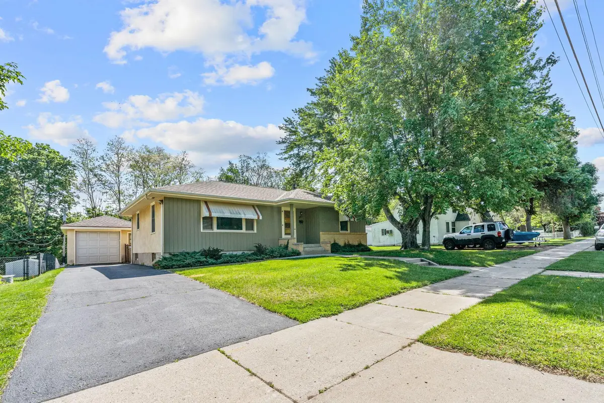 845 Spencer Street S, Shakopee, MN 55379 - #1