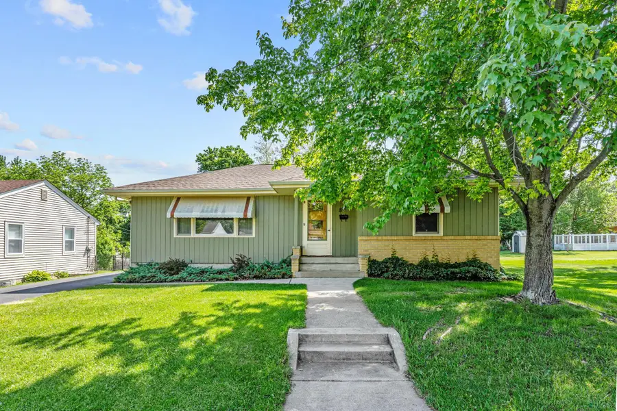 845 Spencer Street S, Shakopee, MN 55379 - #2