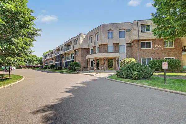 255 Westview Drive #111, West Saint Paul, MN 55118
