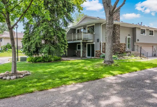 11973 70th Place N, Maple Grove, MN 55369