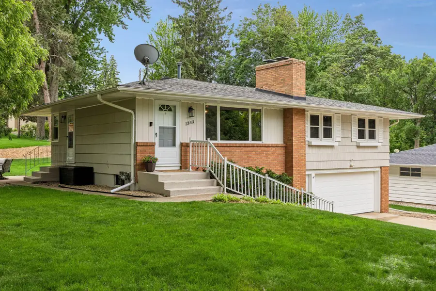 1353 Hillcrest Drive Ne, Fridley, MN 55432 - #3