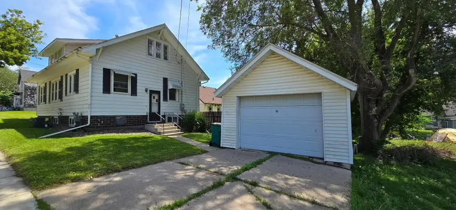 212 E 5th Street, Albert Lea, MN 56007 - #3
