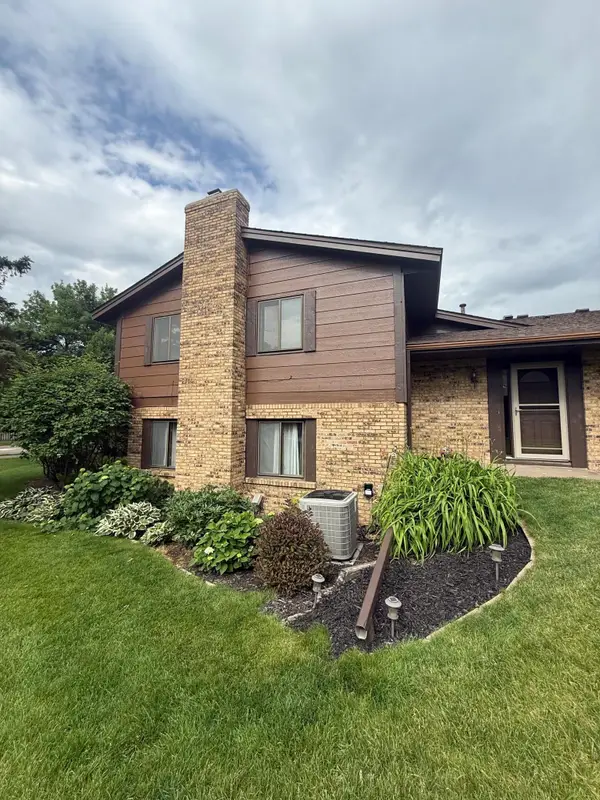 7111 Robinwood, Woodbury, MN 55125