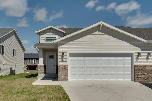 1453 69th Avenue S, Fargo, ND 58104