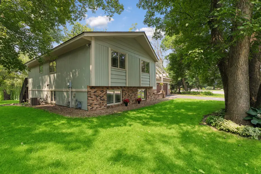 7240 Ticonderoga Trail, Eden Prairie, MN 55346 - #2
