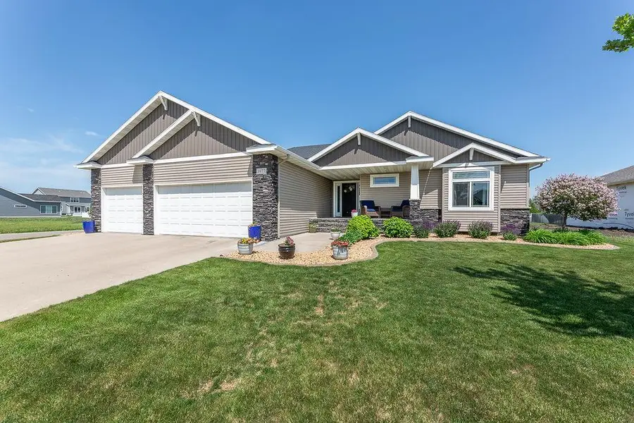 3977 49th Avenue S, Fargo, ND 58104 - #2