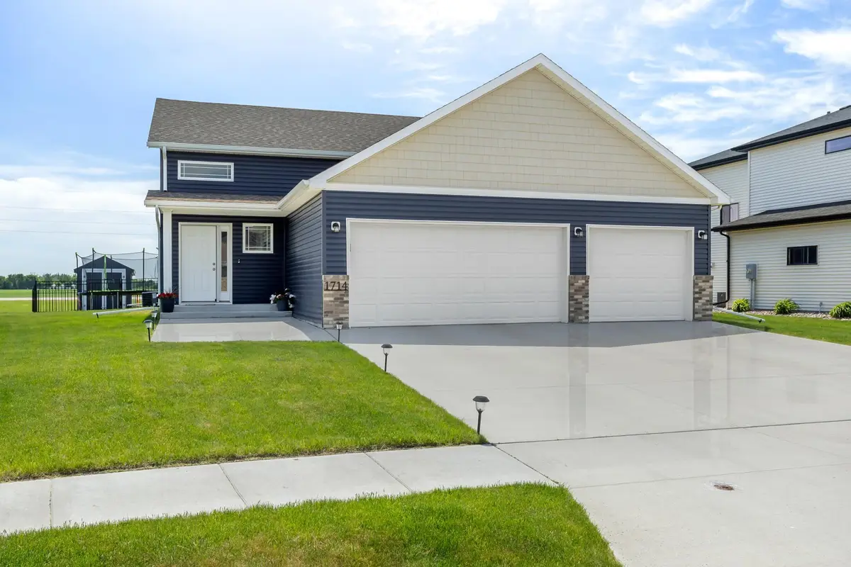 1714 75th Avenue S, Fargo, ND 58104 - #1
