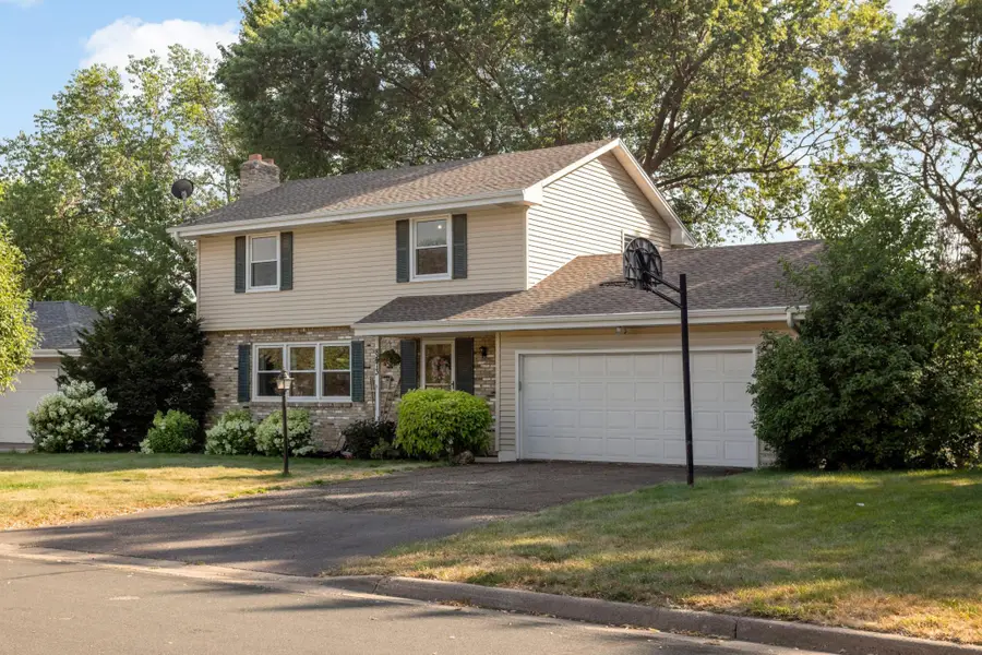 8473 Meadow Lake Road N, New Hope, MN 55428 - #2