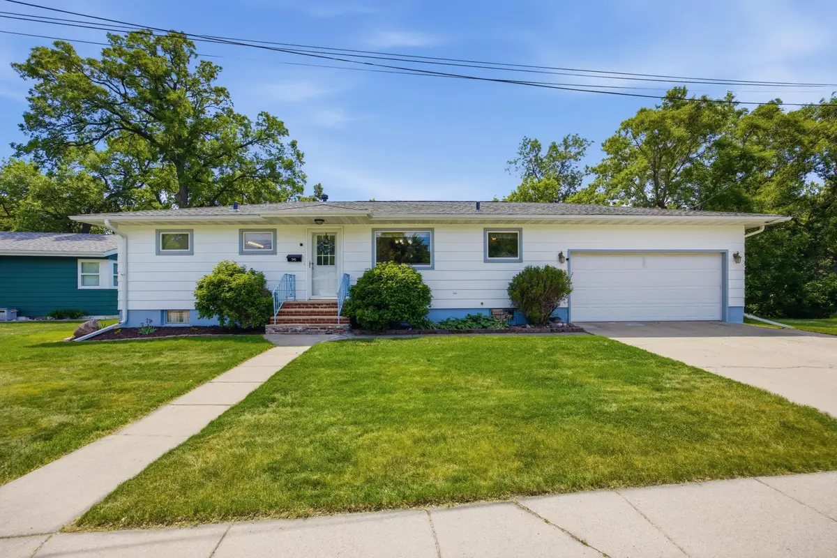 543 4th Avenue W, West Fargo, ND 58078 - #1