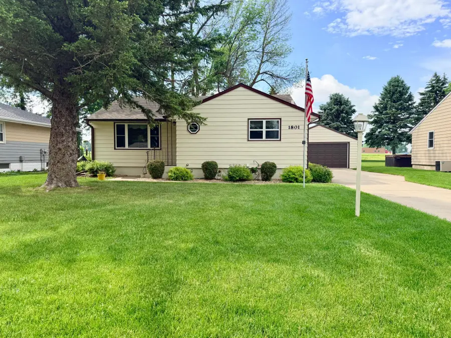 1801 S Shore Drive, Worthington, MN 56187 - #2