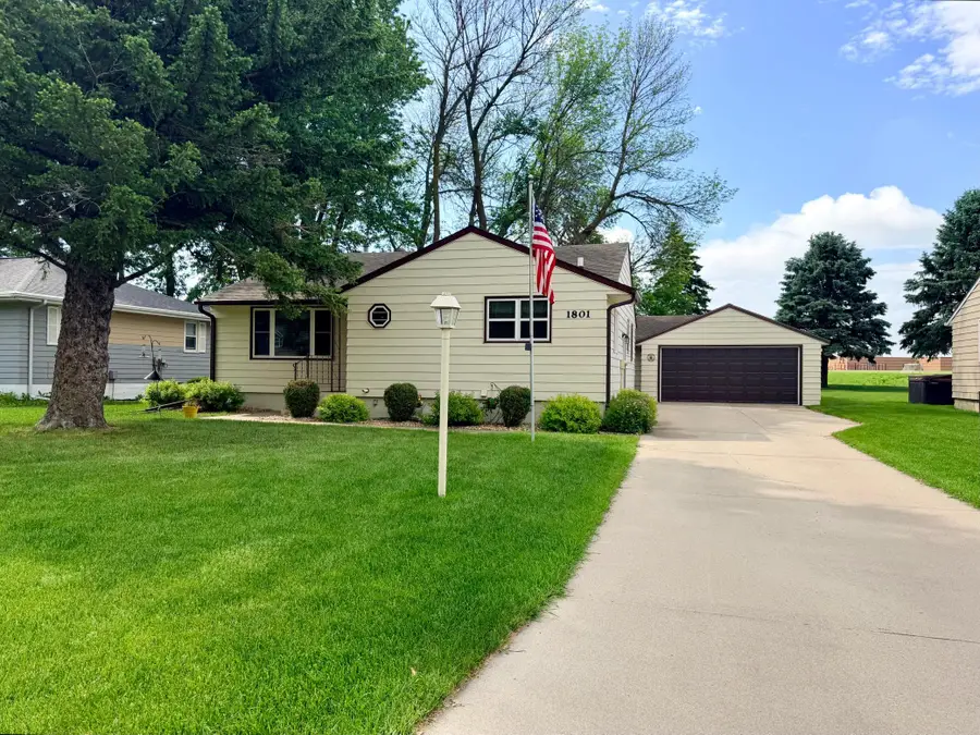 1801 S Shore Drive, Worthington, MN 56187 - #3