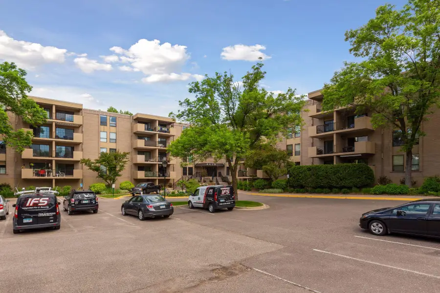 6670 Vernon Avenue S #103, Edina, MN 55436 - #3