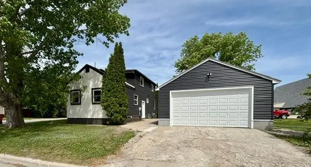 120 Spruce Avenue S, Thief River Falls, MN 56701 - #2