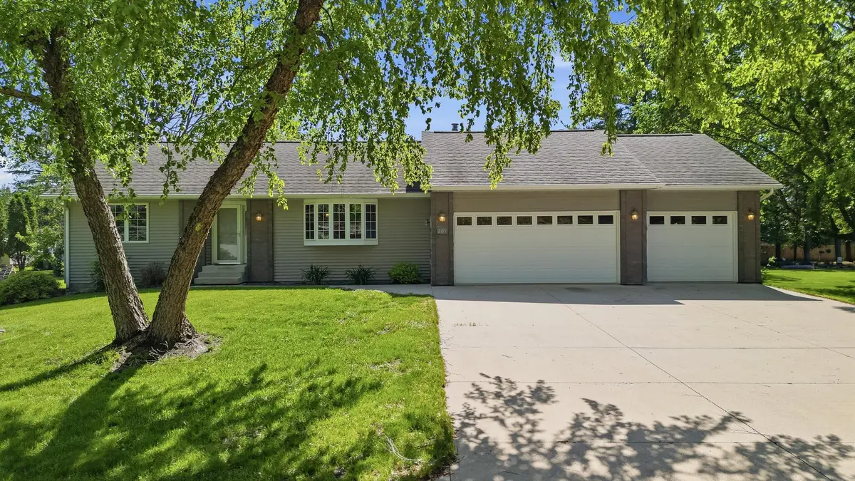 209 1st Avenue Sw, Geneva, MN 56035 - #1