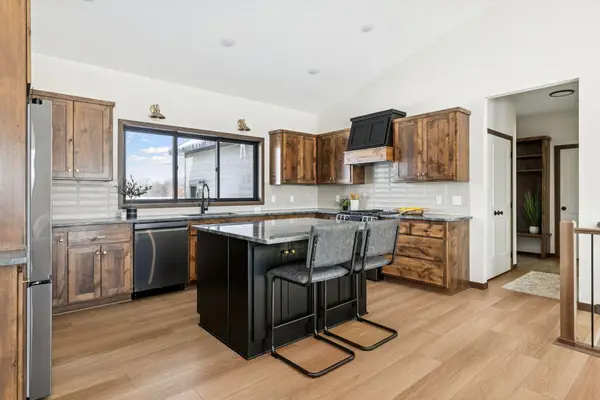 2870 219th Avenue Ne, East Bethel, MN 55011