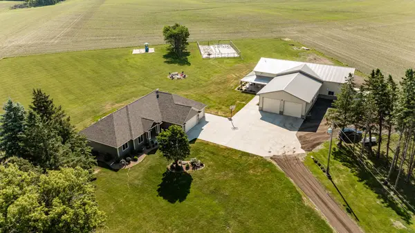 5234 80th Avenue Sw, Byron, MN 55920