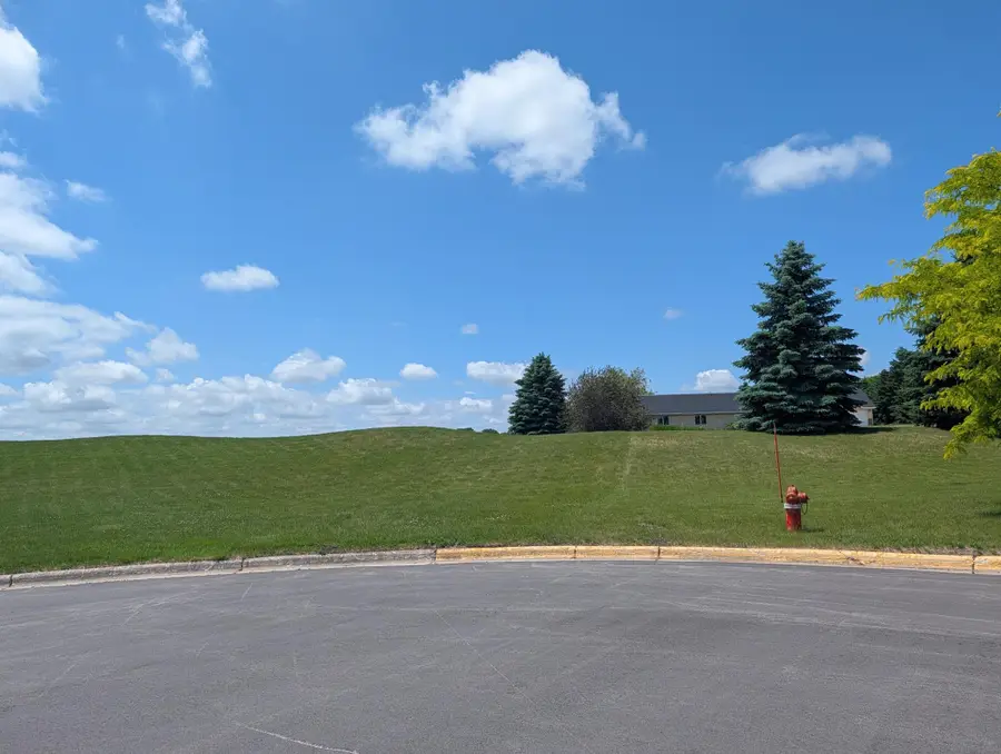 101 32nd Avenue Ne, Willmar, MN 56201 - #2