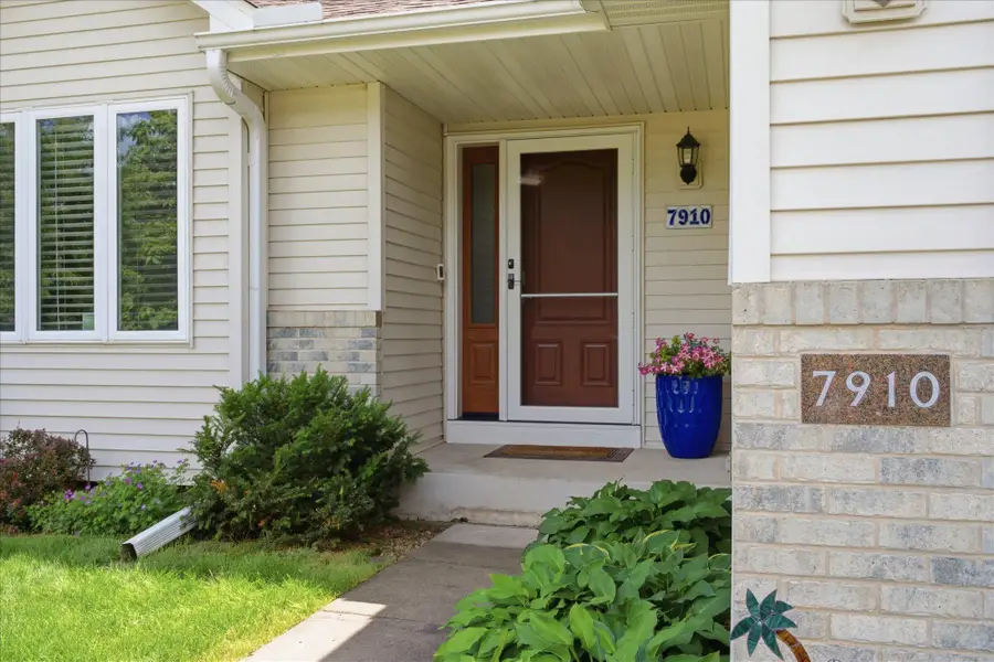 7910 Blackstone Avenue, Inver Grove Heights, MN 55076 - #3