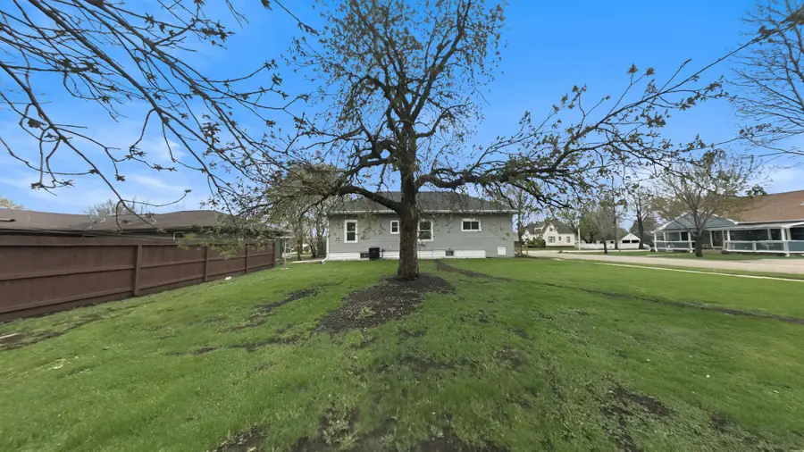 109 S Cottage Grove Avenue, Luverne, MN 56156 - #3