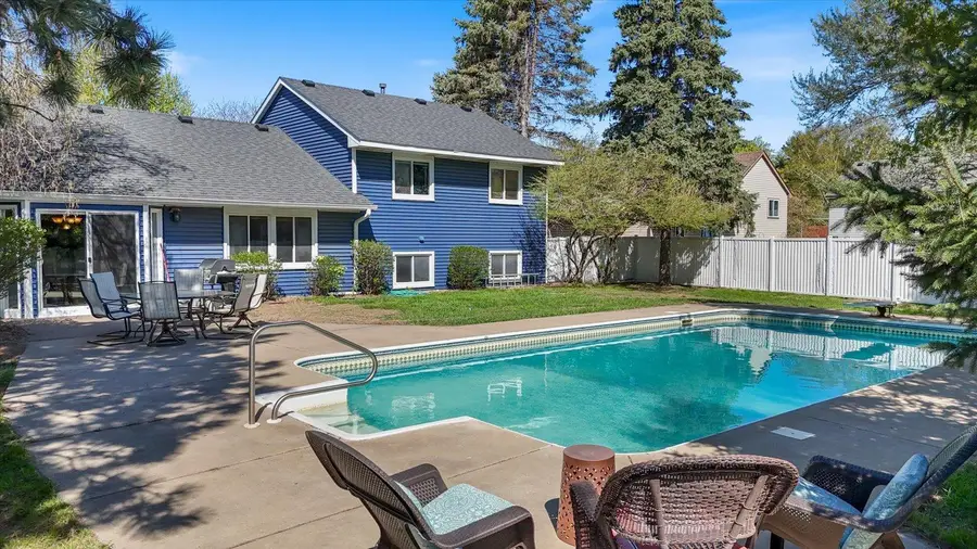 512 Hyde Avenue N, Mahtomedi, MN 55115 - #3