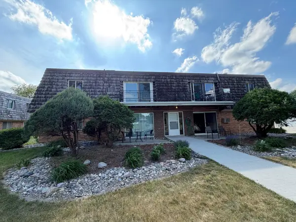 2457 W Country Club Drive S #G, Fargo, ND 58103