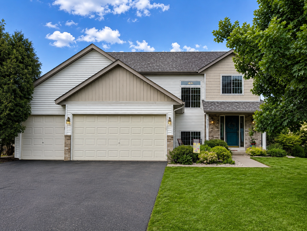 2721 Pampas Court, Shakopee, MN 55379