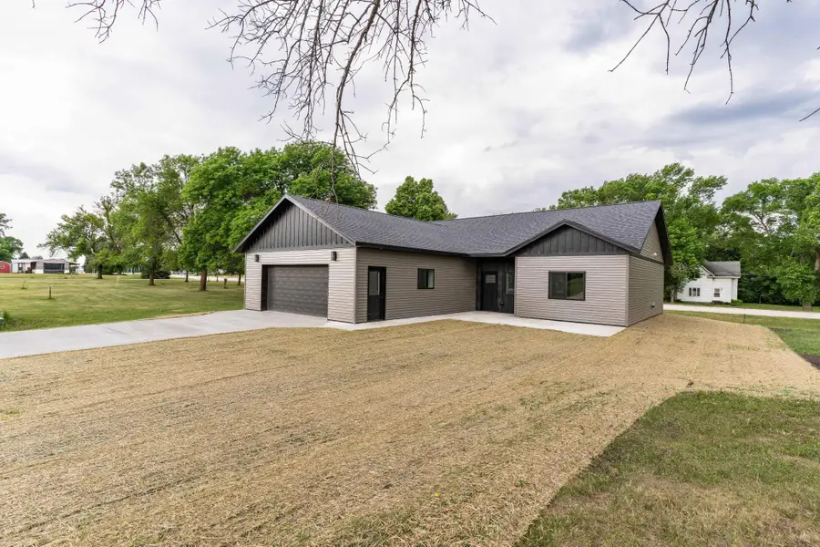 313 1st Street Ne, Rothsay, MN 56579 - #2