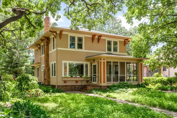 3015 E Minnehaha Parkway, Minneapolis, MN 55417