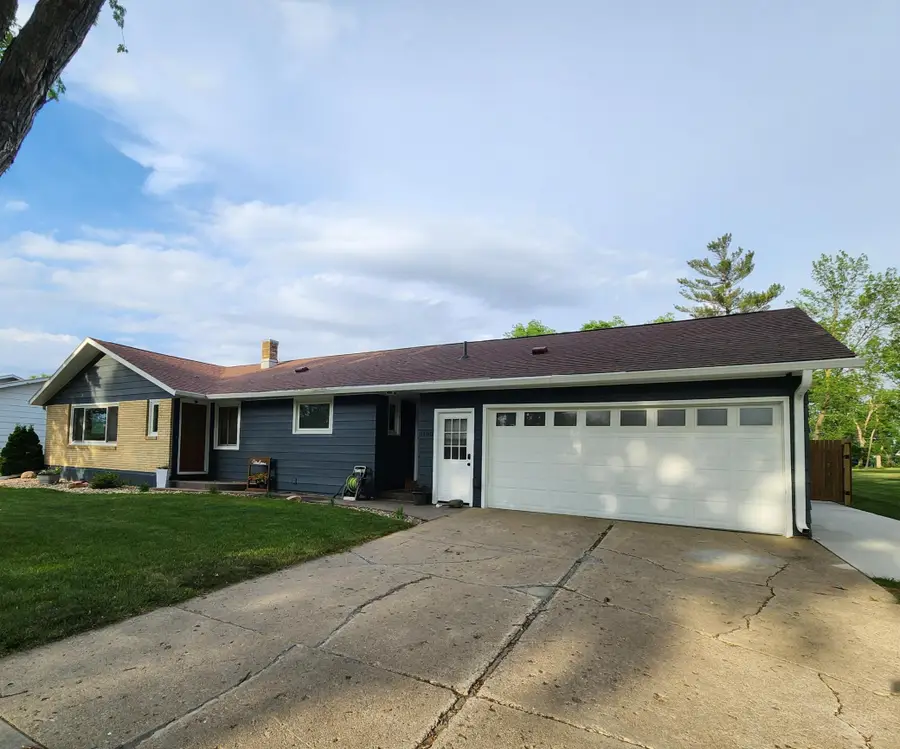 1105 5th Avenue Sw, Pipestone, MN 56164 - #3