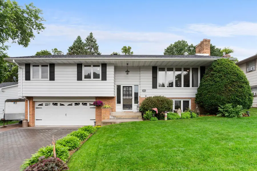 8 Imperial Drive E, West Saint Paul, MN 55118 - #3