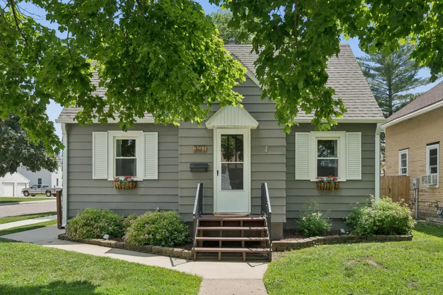 301 11th Avenue Sw, Austin, MN 55912 - #2