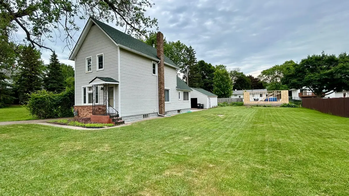 1380 Charlton Street, West Saint Paul, MN 55118 - #1