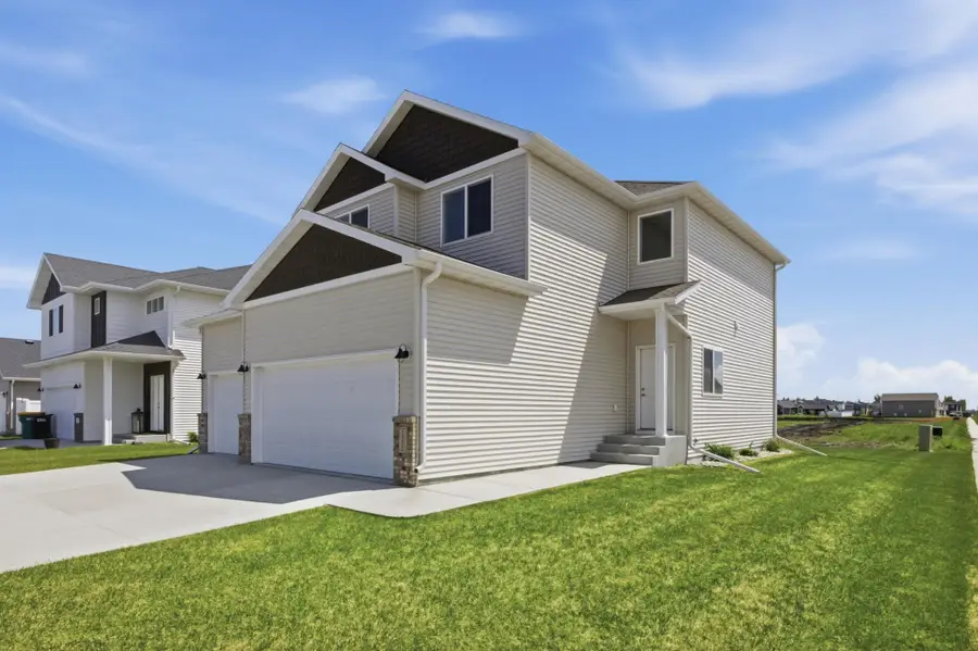 5555 Lori Lane W, West Fargo, ND 58078 - #2
